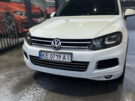 Белый Фольксваген Туарег, объемом двигателя 3.6 л и пробегом 170 тыс. км за 19000 $, фото 1 на Automoto.ua
