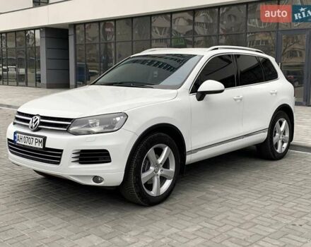 Белый Фольксваген Туарег, объемом двигателя 2.97 л и пробегом 210 тыс. км за 20500 $, фото 1 на Automoto.ua