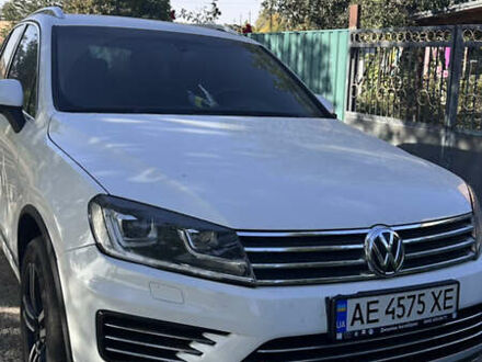 Белый Фольксваген Туарег, объемом двигателя 3 л и пробегом 148 тыс. км за 13000 $, фото 1 на Automoto.ua