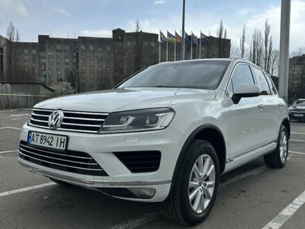 Фольксваген Туарег 2013 у Івано-Франківську на Automoto.ua Білий Фольксваген Туарег, об'ємом двигуна 3.6 л та пробігом 184 тис. км за 17500 $, фото 1 на Automoto.ua
