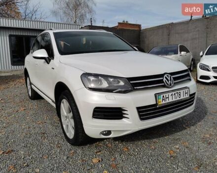 Белый Фольксваген Туарег, объемом двигателя 2.97 л и пробегом 222 тыс. км за 18999 $, фото 1 на Automoto.ua