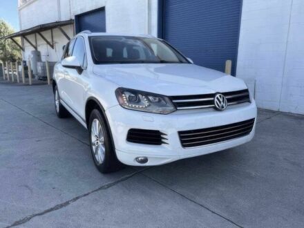 Белый Фольксваген Туарег, объемом двигателя 3.6 л и пробегом 89 тыс. км за 3200 $, фото 1 на Automoto.ua