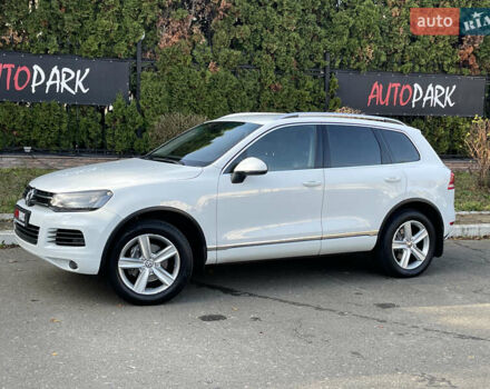 Белый Фольксваген Туарег, объемом двигателя 2.97 л и пробегом 255 тыс. км за 18900 $, фото 1 на Automoto.ua