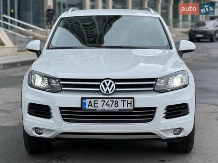 Фольксваген Туарег 2013 в Верхнеднепровске на Automoto.ua Белый Фольксваген Туарег, объемом двигателя 2.97 л и пробегом 330 тыс. км за 20500 $, фото 1 на Automoto.ua