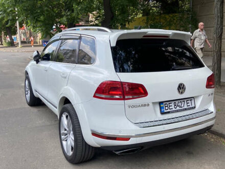 Фольксваген Туарег 2014 в Николаеве на Automoto.ua Белый Фольксваген Туарег, объемом двигателя 3 л и пробегом 200 тыс. км за 30500 $, фото 1 на Automoto.ua