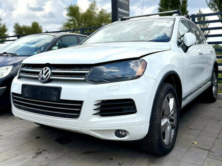 Белый Фольксваген Туарег, объемом двигателя 2.97 л и пробегом 156 тыс. км за 24500 $, фото 1 на Automoto.ua