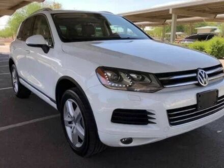 Білий Фольксваген Туарег, об'ємом двигуна 3 л та пробігом 88 тис. км за 3800 $, фото 1 на Automoto.ua