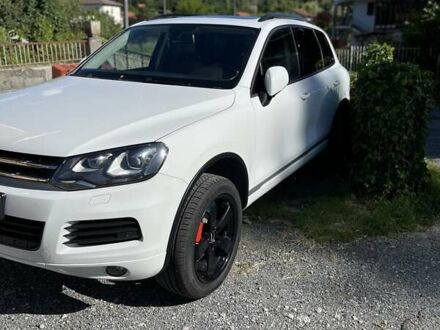 Белый Фольксваген Туарег, объемом двигателя 2.97 л и пробегом 295 тыс. км за 21500 $, фото 1 на Automoto.ua