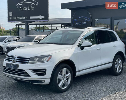 Белый Фольксваген Туарег, объемом двигателя 2.97 л и пробегом 141 тыс. км за 23500 $, фото 1 на Automoto.ua