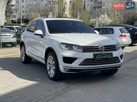 Белый Фольксваген Туарег, объемом двигателя 2.97 л и пробегом 228 тыс. км за 24500 $, фото 1 на Automoto.ua