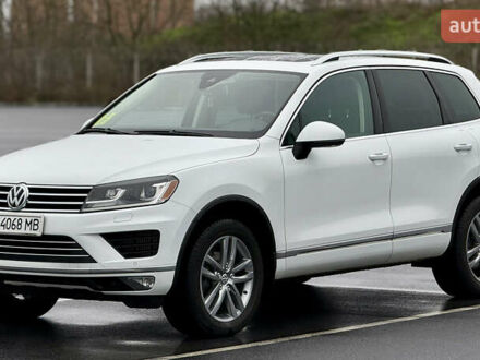 Белый Фольксваген Туарег, объемом двигателя 2.97 л и пробегом 216 тыс. км за 24500 $, фото 1 на Automoto.ua