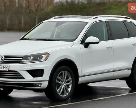 Белый Фольксваген Туарег, объемом двигателя 2.97 л и пробегом 216 тыс. км за 24500 $, фото 1 на Automoto.ua