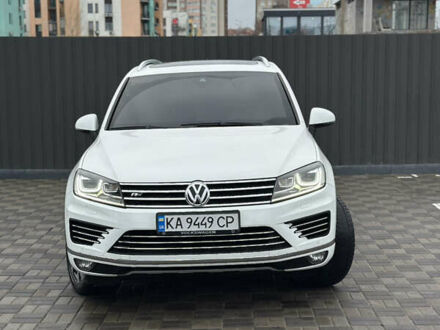 Белый Фольксваген Туарег, объемом двигателя 2.97 л и пробегом 278 тыс. км за 24000 $, фото 1 на Automoto.ua