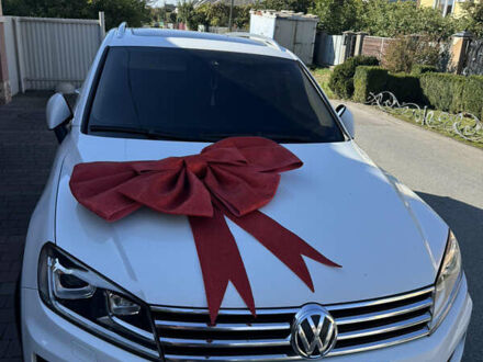 Фольксваген Туарег 2015 в Ужгороде на Automoto.ua Белый Фольксваген Туарег, объемом двигателя 3 л и пробегом 220 тыс. км за 21900 $, фото 1 на Automoto.ua