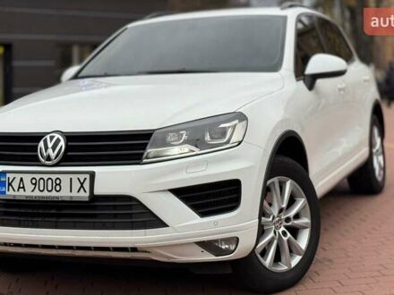 Белый Фольксваген Туарег, объемом двигателя 2.97 л и пробегом 206 тыс. км за 24900 $, фото 1 на Automoto.ua