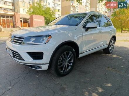 Фольксваген Туарег 2015 у Херсоні на Automoto.ua Білий Фольксваген Туарег, об'ємом двигуна 2.97 л та пробігом 271 тис. км за 20500 $, фото 1 на Automoto.ua