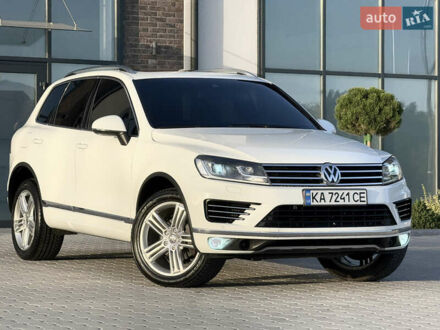 Белый Фольксваген Туарег, объемом двигателя 3 л и пробегом 279 тыс. км за 24700 $, фото 1 на Automoto.ua