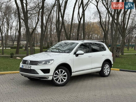 Белый Фольксваген Туарег, объемом двигателя 2.98 л и пробегом 270 тыс. км за 24500 $, фото 1 на Automoto.ua