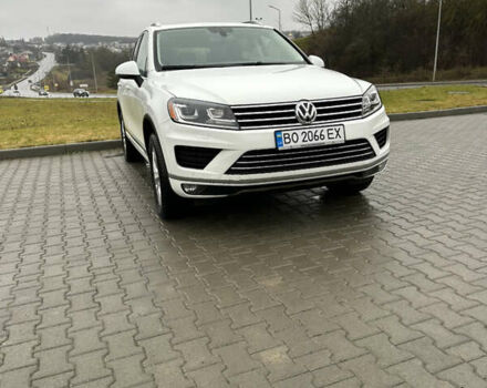 Белый Фольксваген Туарег, объемом двигателя 2.97 л и пробегом 215 тыс. км за 19700 $, фото 1 на Automoto.ua