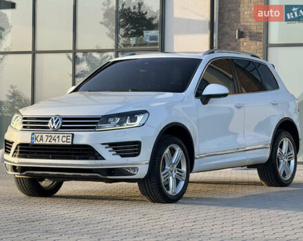 Білий Фольксваген Туарег, об'ємом двигуна 3 л та пробігом 279 тис. км за 24700 $, фото 1 на Automoto.ua