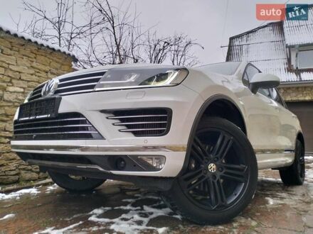 Белый Фольксваген Туарег, объемом двигателя 3 л и пробегом 183 тыс. км за 28700 $, фото 1 на Automoto.ua