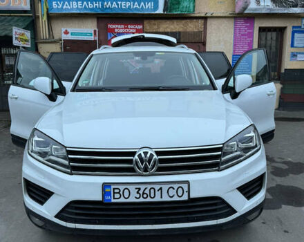 Белый Фольксваген Туарег, объемом двигателя 2.97 л и пробегом 270 тыс. км за 23500 $, фото 1 на Automoto.ua