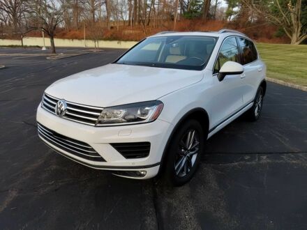 Білий Фольксваген Туарег, об'ємом двигуна 3.6 л та пробігом 72 тис. км за 4100 $, фото 1 на Automoto.ua