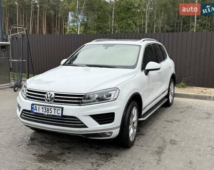 Белый Фольксваген Туарег, объемом двигателя 2.97 л и пробегом 216 тыс. км за 28900 $, фото 1 на Automoto.ua