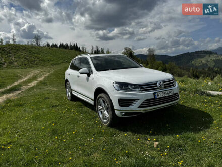 Белый Фольксваген Туарег, объемом двигателя 3 л и пробегом 196 тыс. км за 35000 $, фото 1 на Automoto.ua