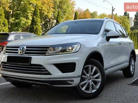 Белый Фольксваген Туарег, объемом двигателя 2.97 л и пробегом 263 тыс. км за 23000 $, фото 1 на Automoto.ua