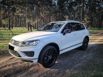 Белый Фольксваген Туарег, объемом двигателя 0 л и пробегом 150 тыс. км за 14300 $, фото 1 на Automoto.ua