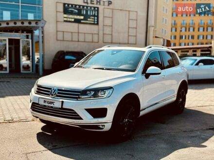 Белый Фольксваген Туарег, объемом двигателя 2.97 л и пробегом 172 тыс. км за 31500 $, фото 1 на Automoto.ua