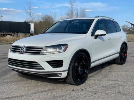 Белый Фольксваген Туарег, объемом двигателя 0 л и пробегом 31 тыс. км за 16000 $, фото 1 на Automoto.ua