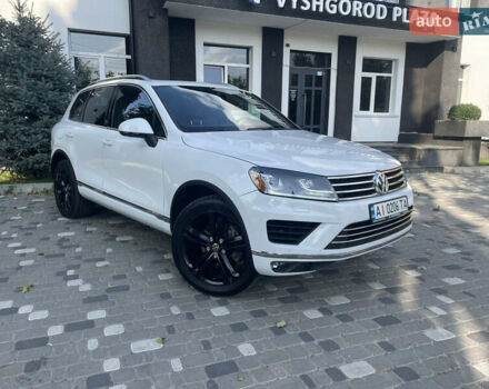 Белый Фольксваген Туарег, объемом двигателя 3.6 л и пробегом 175 тыс. км за 19500 $, фото 1 на Automoto.ua