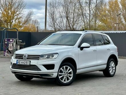 Белый Фольксваген Туарег, объемом двигателя 3 л и пробегом 180 тыс. км за 29500 $, фото 1 на Automoto.ua