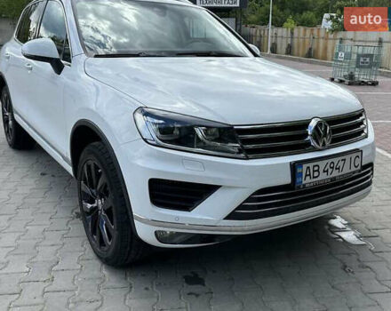 Білий Фольксваген Туарег, об'ємом двигуна 2.97 л та пробігом 107 тис. км за 24000 $, фото 1 на Automoto.ua