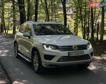 Білий Фольксваген Туарег, об'ємом двигуна 3 л та пробігом 115 тис. км за 32999 $, фото 1 на Automoto.ua