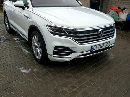 Фольксваген Туарег 2018 у Кременчуге на Automoto.ua Білий Фольксваген Туарег, об'ємом двигуна 3 л та пробігом 80 тис. км за 55500 $, фото 1 на Automoto.ua