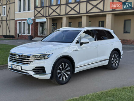 Фольксваген Туарег 2018 у Києві на Automoto.ua Білий Фольксваген Туарег, об'ємом двигуна 3 л та пробігом 184 тис. км за 44000 $, фото 1 на Automoto.ua