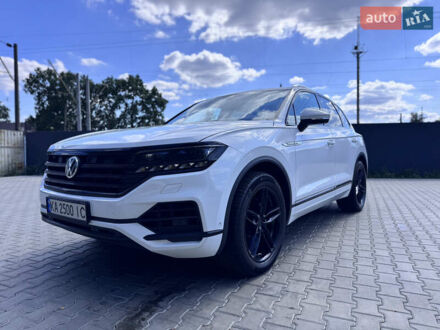 Белый Фольксваген Туарег, объемом двигателя 2.98 л и пробегом 162 тыс. км за 46000 $, фото 1 на Automoto.ua