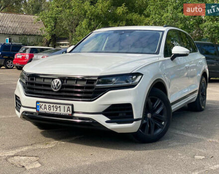 Белый Фольксваген Туарег, объемом двигателя 2.97 л и пробегом 199 тыс. км за 37700 $, фото 1 на Automoto.ua