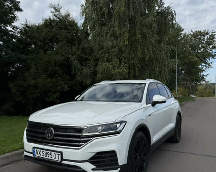 Білий Фольксваген Туарег, об'ємом двигуна 3 л та пробігом 110 тис. км за 38900 $, фото 1 на Automoto.ua