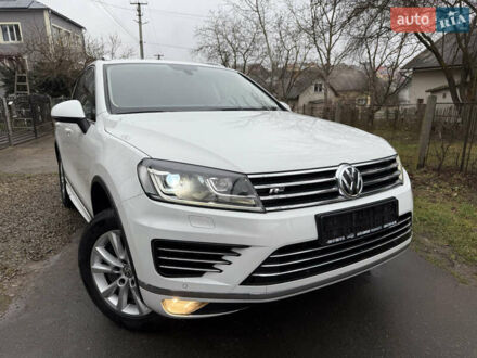 Білий Фольксваген Туарег, об'ємом двигуна 2.97 л та пробігом 268 тис. км за 26999 $, фото 1 на Automoto.ua