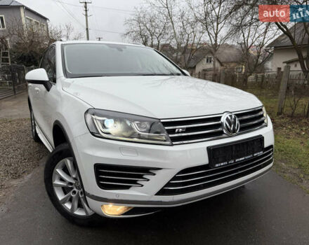 Білий Фольксваген Туарег, об'ємом двигуна 2.97 л та пробігом 268 тис. км за 26999 $, фото 1 на Automoto.ua