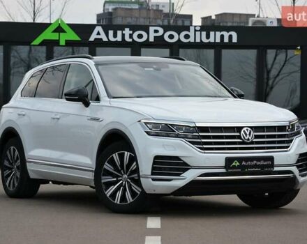 Білий Фольксваген Туарег, об'ємом двигуна 2.97 л та пробігом 268 тис. км за 38000 $, фото 1 на Automoto.ua