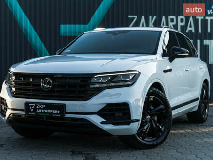 Белый Фольксваген Туарег, объемом двигателя 2.97 л и пробегом 263 тыс. км за 45500 $, фото 1 на Automoto.ua