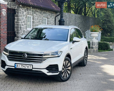 Білий Фольксваген Туарег, об'ємом двигуна 3 л та пробігом 119 тис. км за 38500 $, фото 1 на Automoto.ua