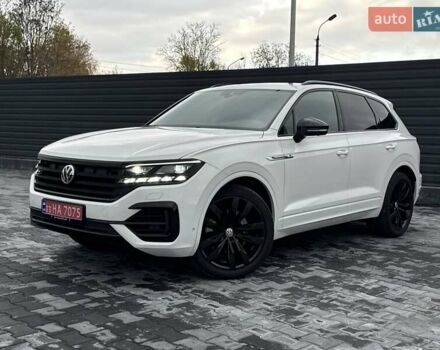 Білий Фольксваген Туарег, об'ємом двигуна 2.97 л та пробігом 148 тис. км за 53500 $, фото 1 на Automoto.ua