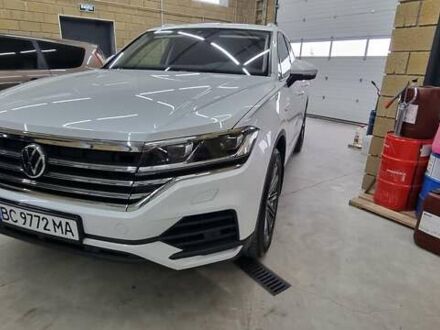 Фольксваген Туарег 2020 в Червонограде на Automoto.ua Белый Фольксваген Туарег, объемом двигателя 2.97 л и пробегом 61 тыс. км за 53000 $, фото 1 на Automoto.ua