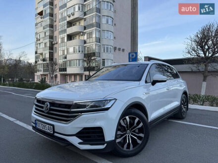 Фольксваген Туарег 2020 в Харькове на Automoto.ua Белый Фольксваген Туарег, объемом двигателя 3 л и пробегом 92 тыс. км за 46500 $, фото 1 на Automoto.ua